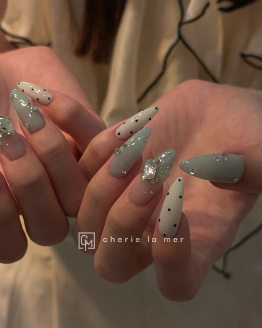 #019 Mint Gray Dot Big Bijou