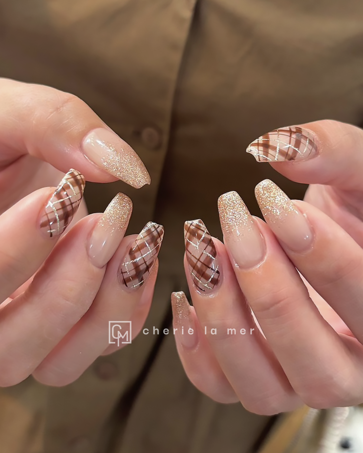 #042 Brown Check Gold Glitter