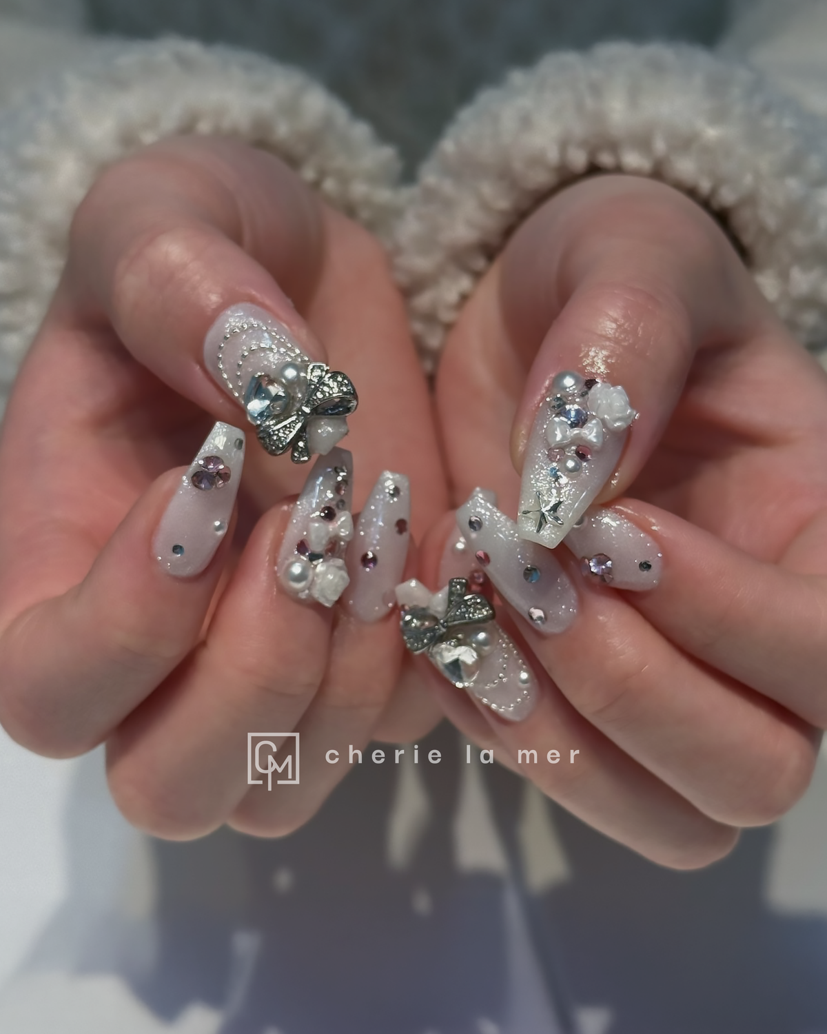 #043 Milky White Silver Ribbon Pearl