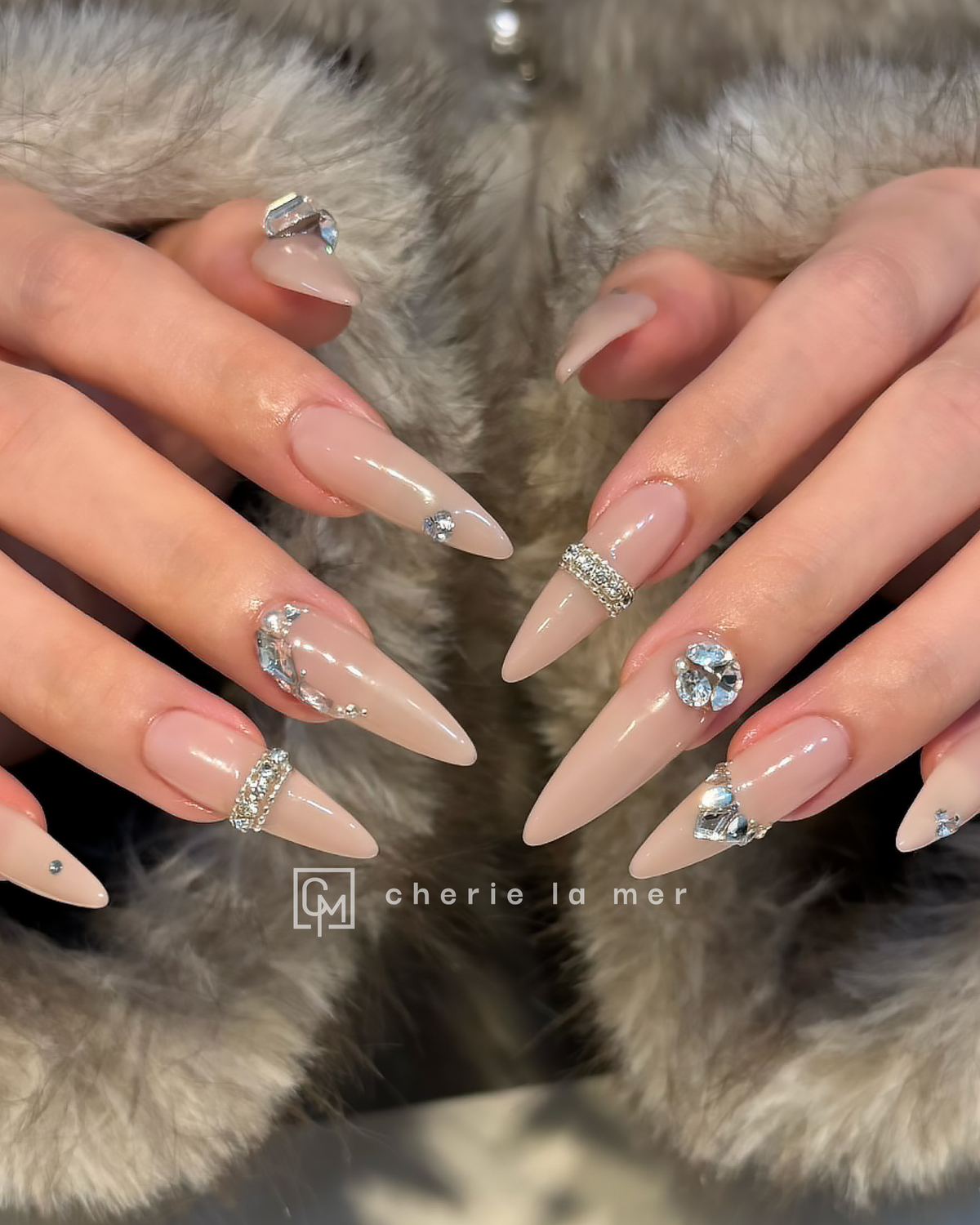#009 Nude Beige Ring Bijou Stone